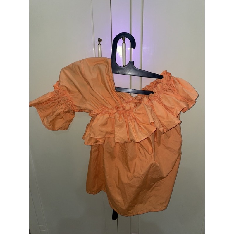 atasan off shoulder