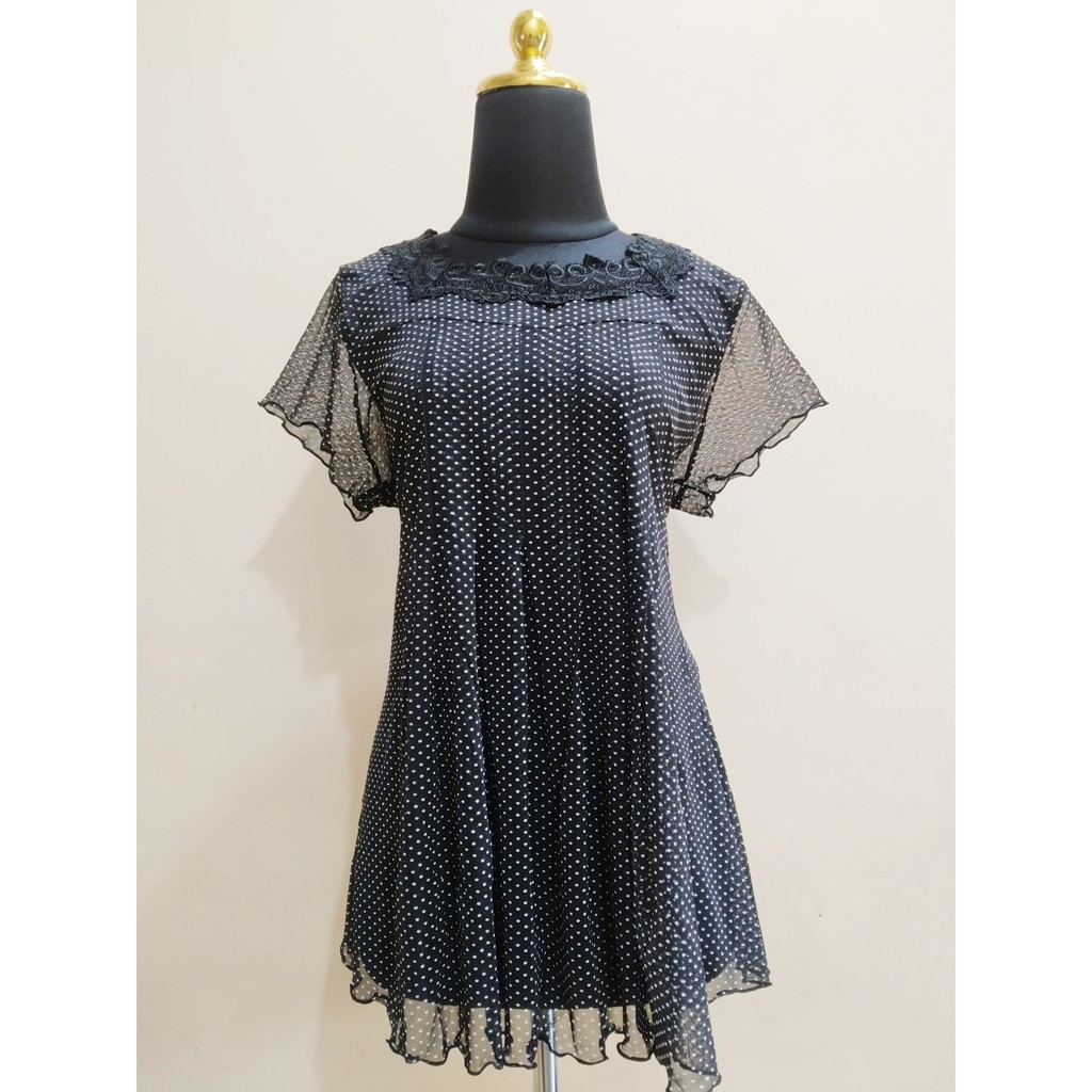 Beautiful Laced Blouse Korea / Baju Atasan Blouse Wanita / Baju Cantik Kerah Brokat Hitam Fit XL