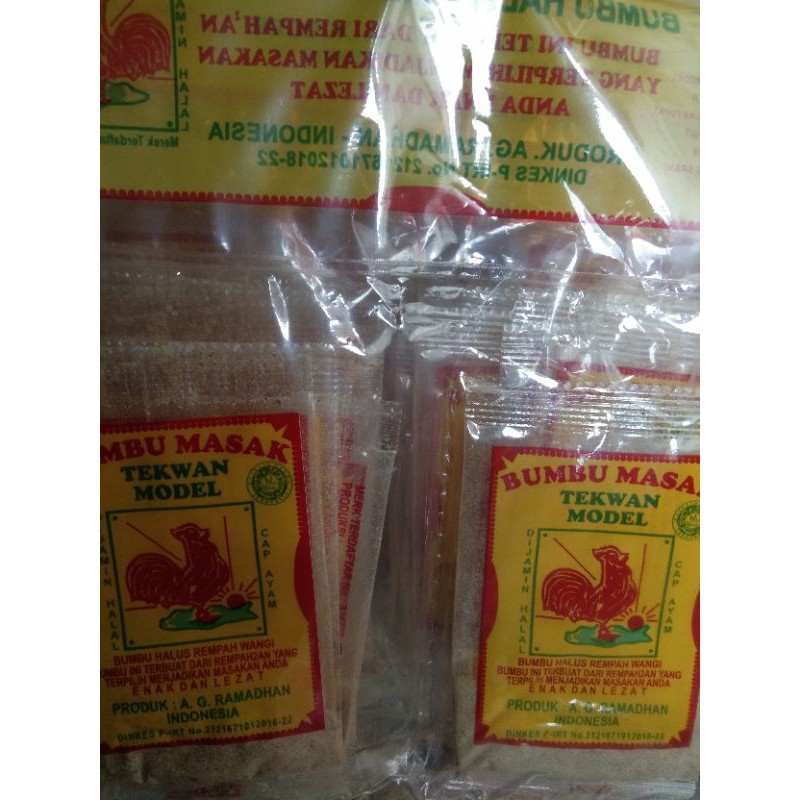 Bumbu Kering Tekwan Model Cap Ayam Jago Bentuk Bubuk Mengandung Lada dan Rempah Lainnya