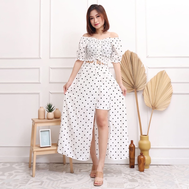 One Set Polka 405