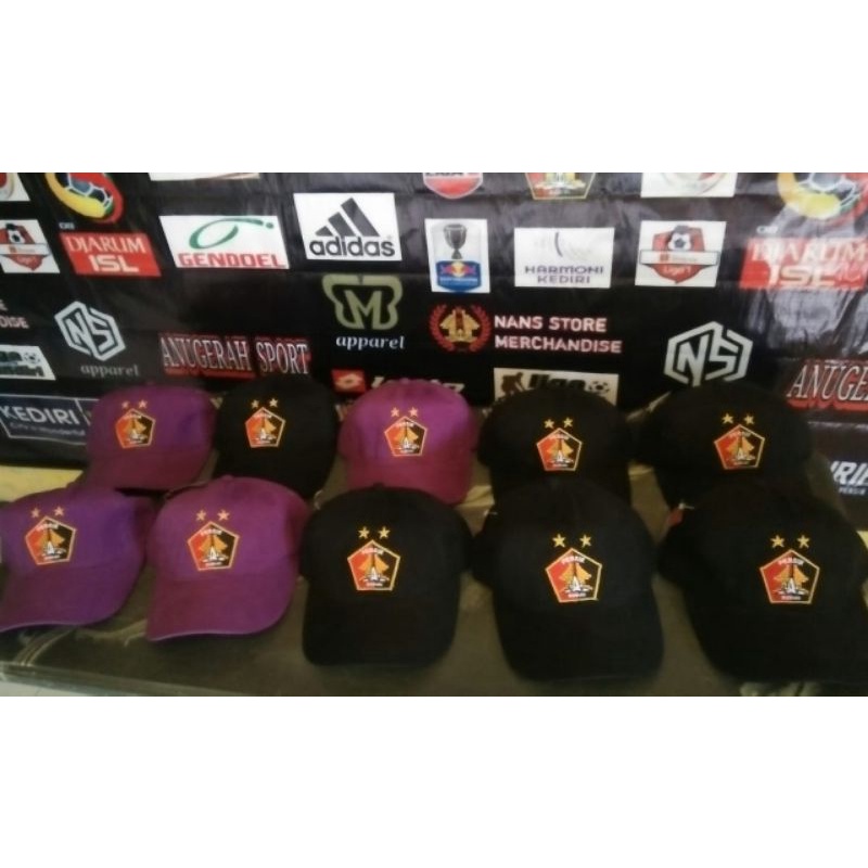 topi persik kediri dan jersey PSS Sleman home
