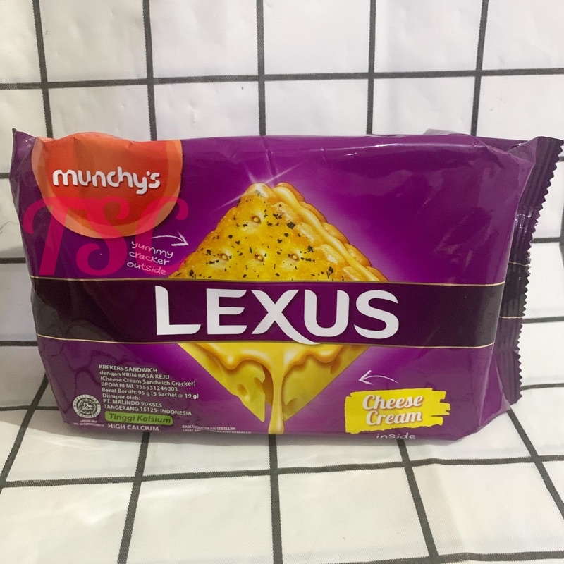 

Munchy Lexus Cheese Cream Sandwich Cracker 95gr Lexus Krekers Sandwich Keju