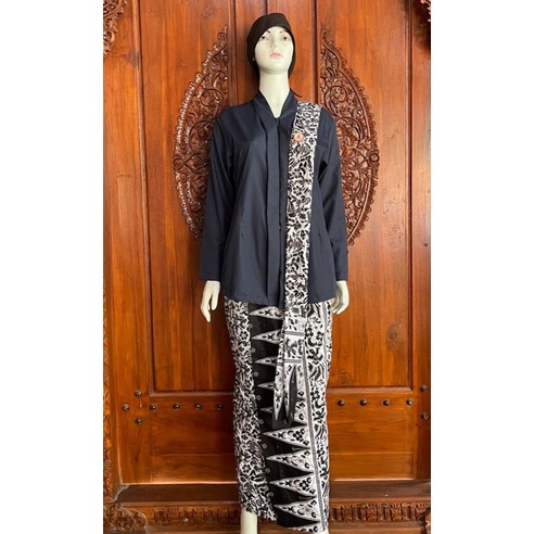 Baju kebaya navy + PIN IBI