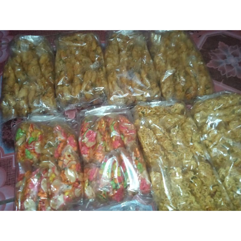 

seblakkering/basreng/makaronibantat