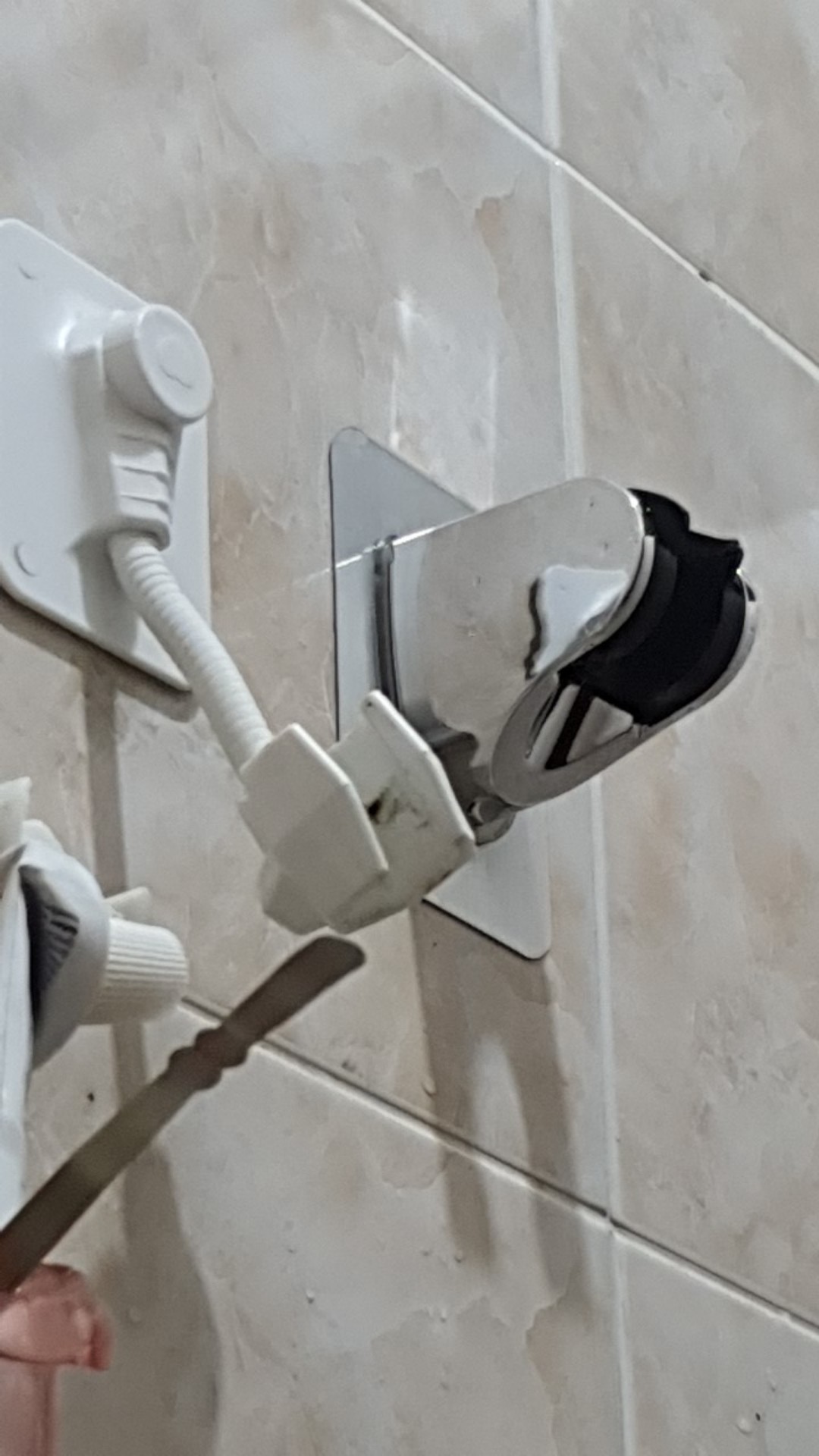 Holder Shower Tempel Gantungan Shower Hanger Braket Shower Tempel Kuat