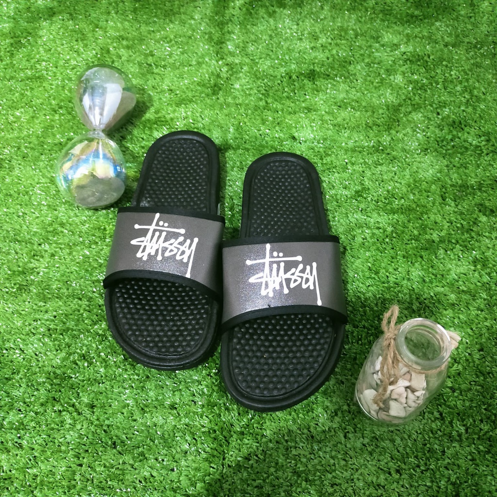 Slip on Pria Sandal Anti Licin Ringan STSY