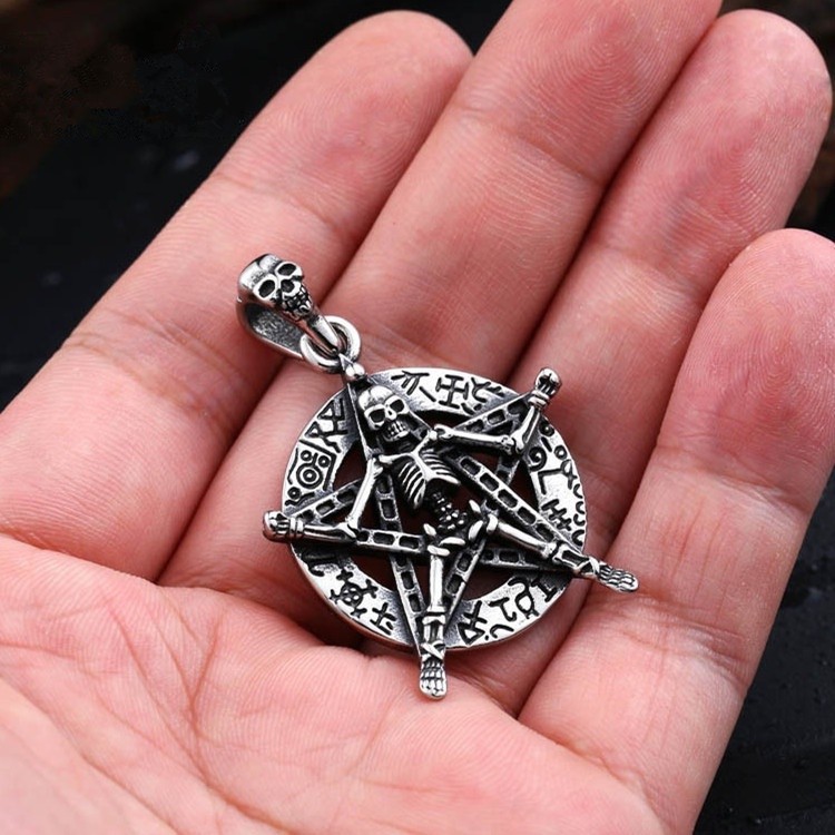 SEUSUK  Mens Personalized Gothic Cool Skull Wickedest Pentacle Pentagram Star Pendant