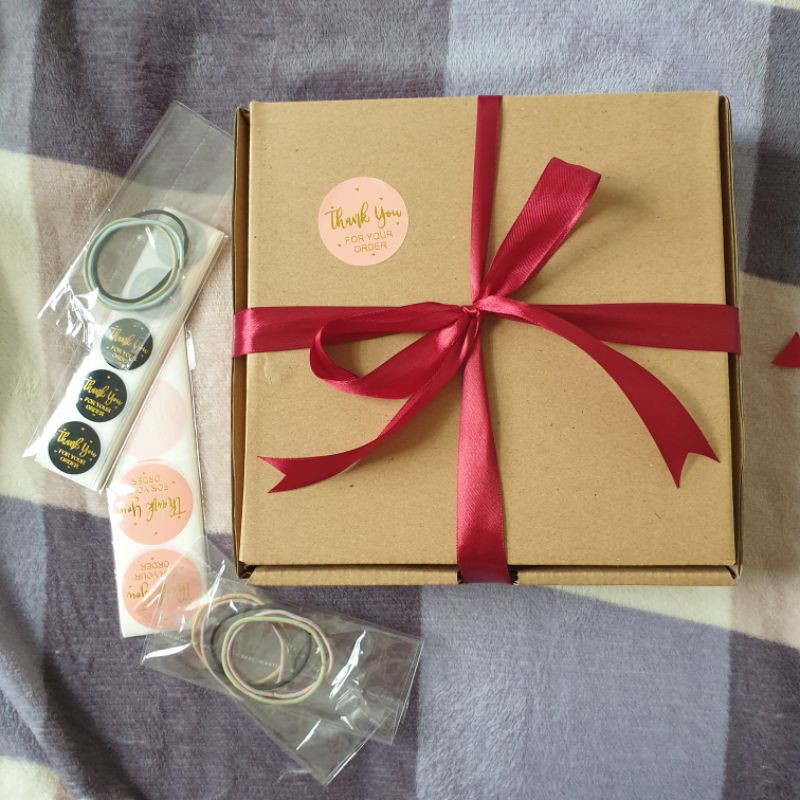 

Tambahan packing kado(TIDAK BISA BELI DUSNYA SAJA)