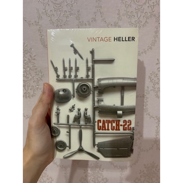 Novel Catch-22 - Joseph Heller