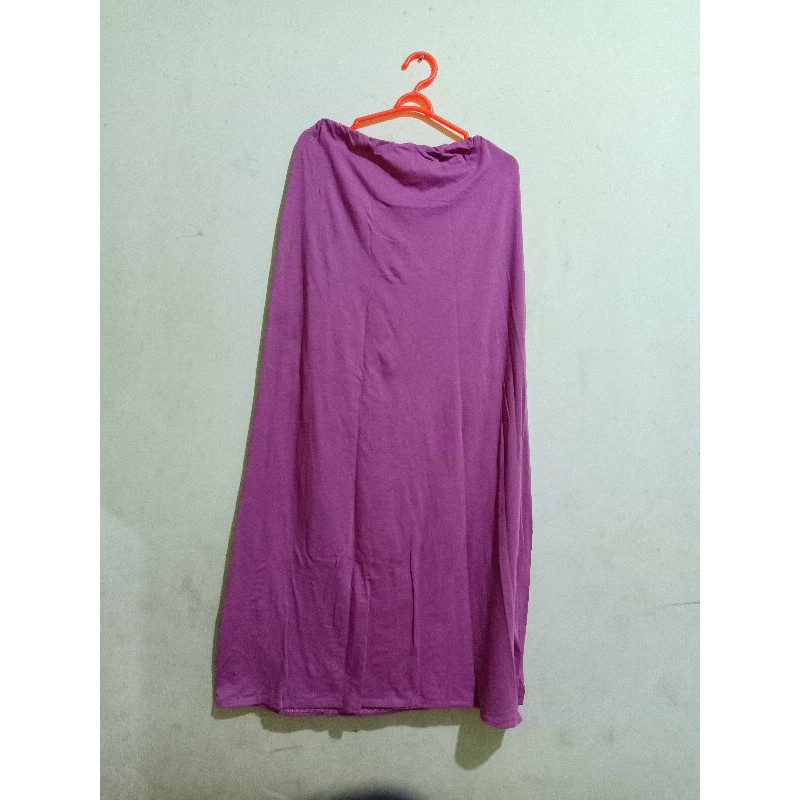 rok kaos lebar bawah