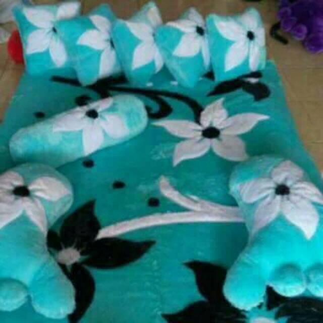 karpet karakter/sofa bed