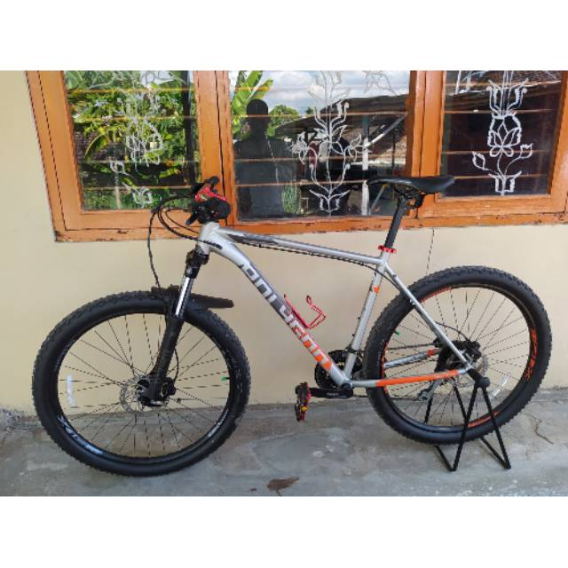 Sepeda polygon premier 4 2020 second