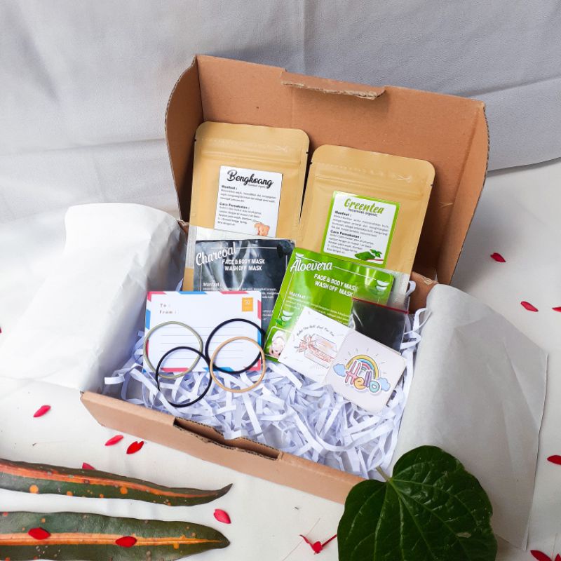 

(PAKET C) PAKET HEMAT MURAHH!!! PAKET GIFTBOX ATAU HAMPERS MASKER ORGANIK UNTUK WISUDA, ULANG TAHUN