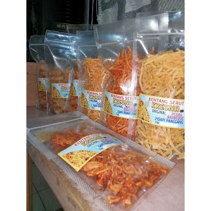 

kentang serut , kulpi dan bawang goreng