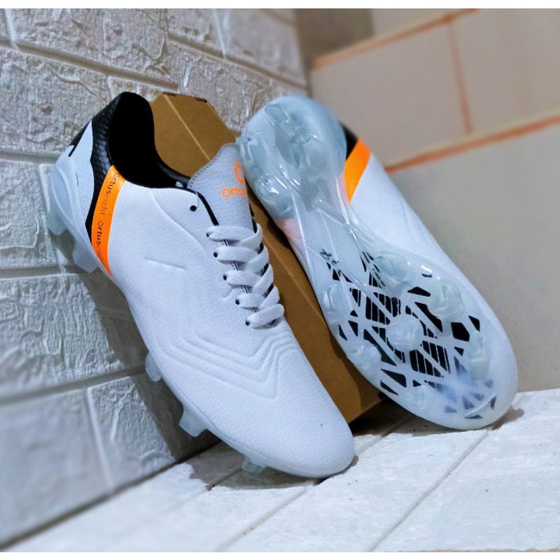 Sepatu Bola Ortuseight Catalyst Cypher in Grade ORI (BISA COD)-B.ortus extend Putih