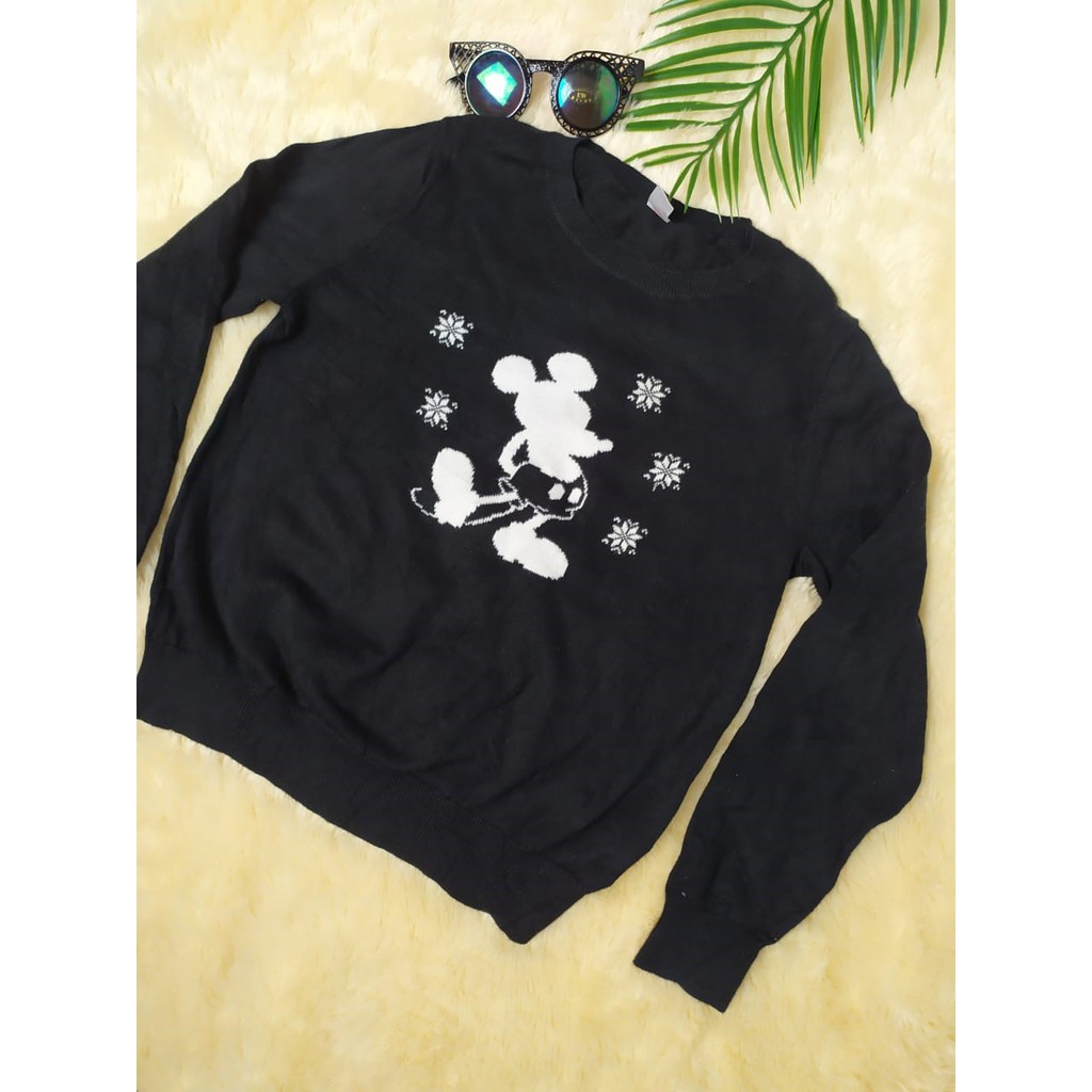 Uniqlo Disney Sweater Rajut