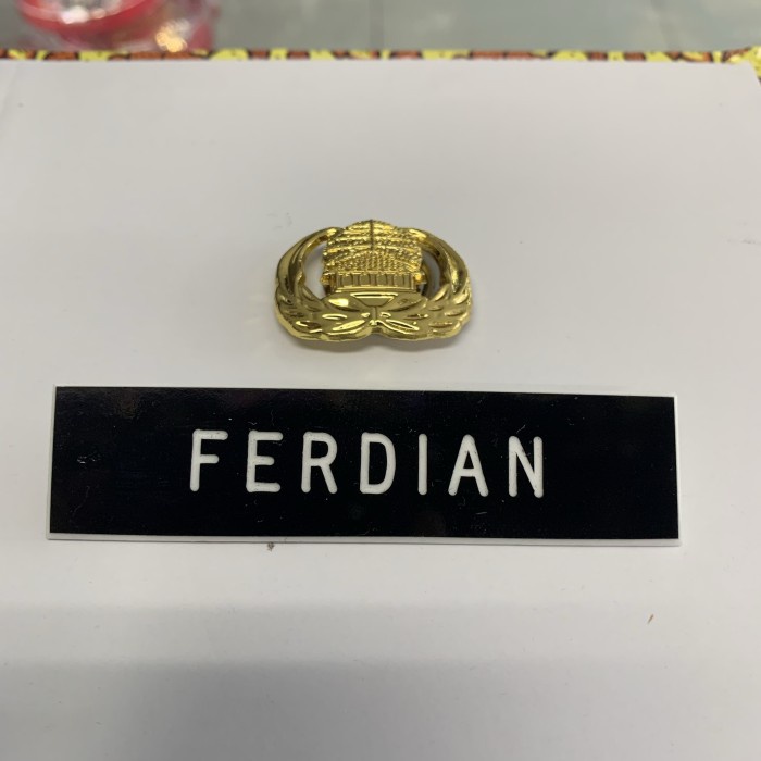 

Hemat Name Tag Akrilik P X L 2 X 8 Cm + Pin Korpri Terlaris