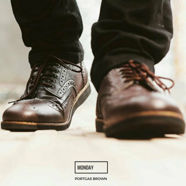 Sepatu casual pria. Sepatu Monday Footwear. Original