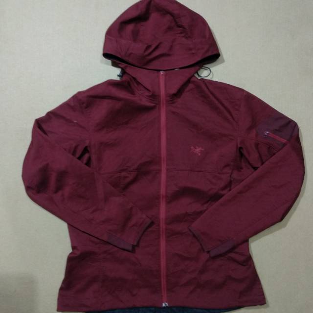Jaket gunung jaket outdoor arcteryx