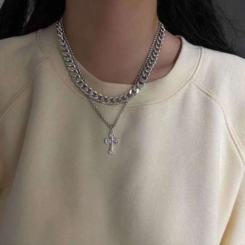 Kalung Salib Ganda Bahan Titanium Steel