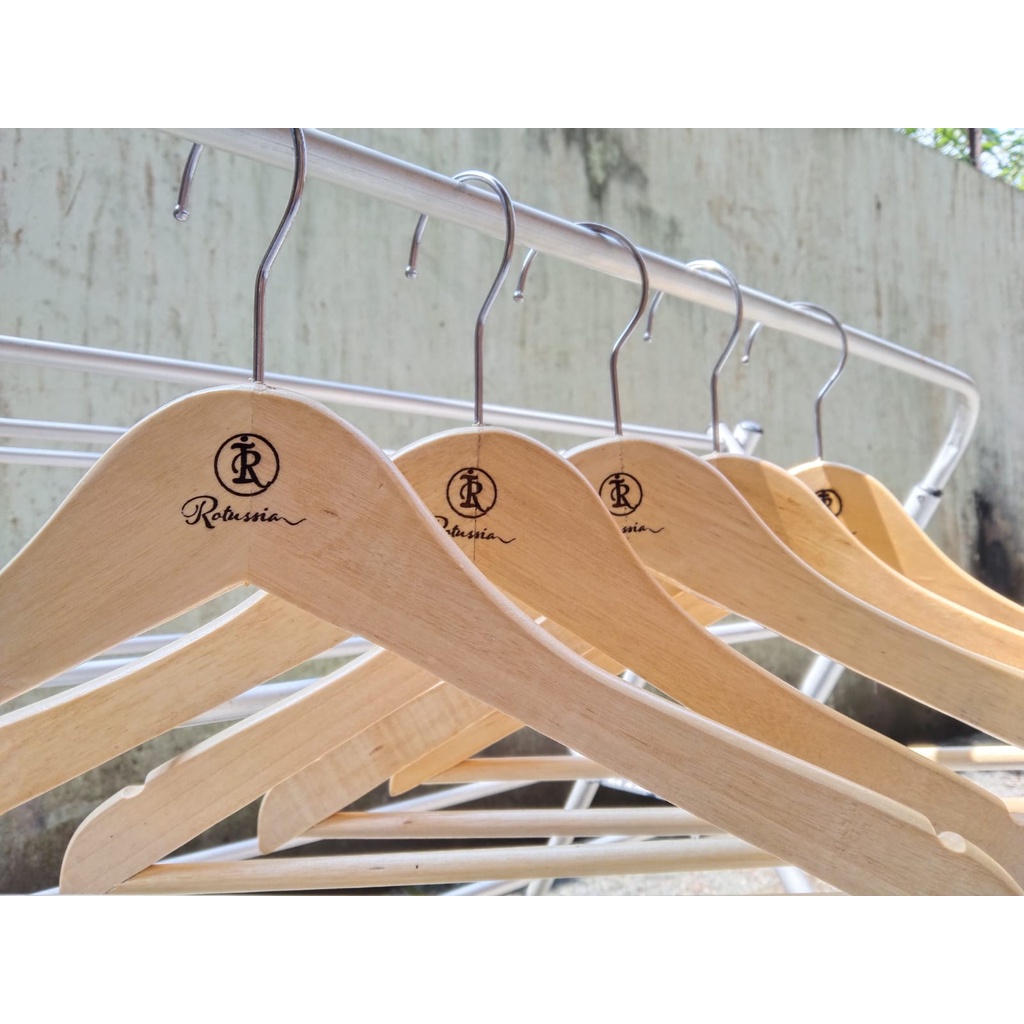 Hanger kayu grafir Custom nama gravir