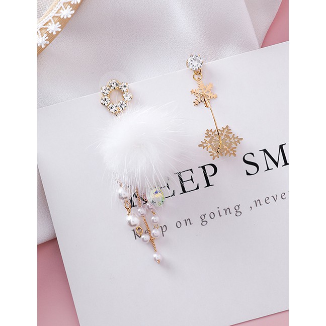 LRC Anting Tusuk Fashion Snowflake Pearl Tassel Asymmetric Fur Ball Earrings D63754