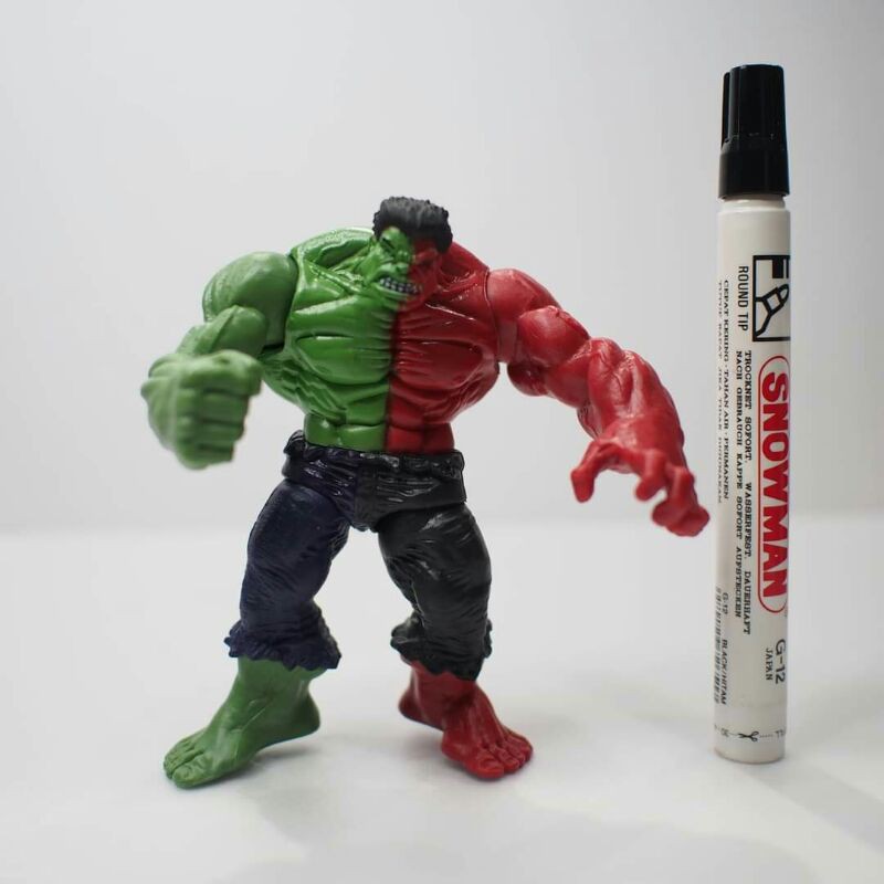 mainan act figurethe composite hulk merah hijau
marvel universe series