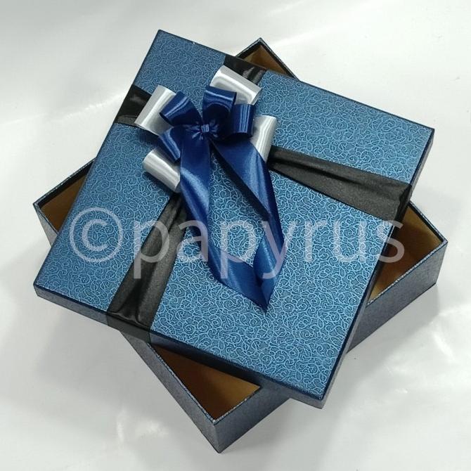 

Papyrus 25x25 Tinggi 10cm Kotak Kado Gift Box
