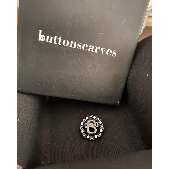 buttonscarves petite brooch hematite