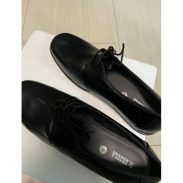 Seragam Sepatu Santa Ursula