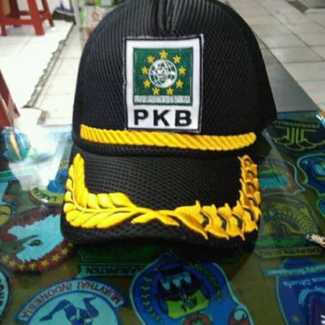 topi PKB