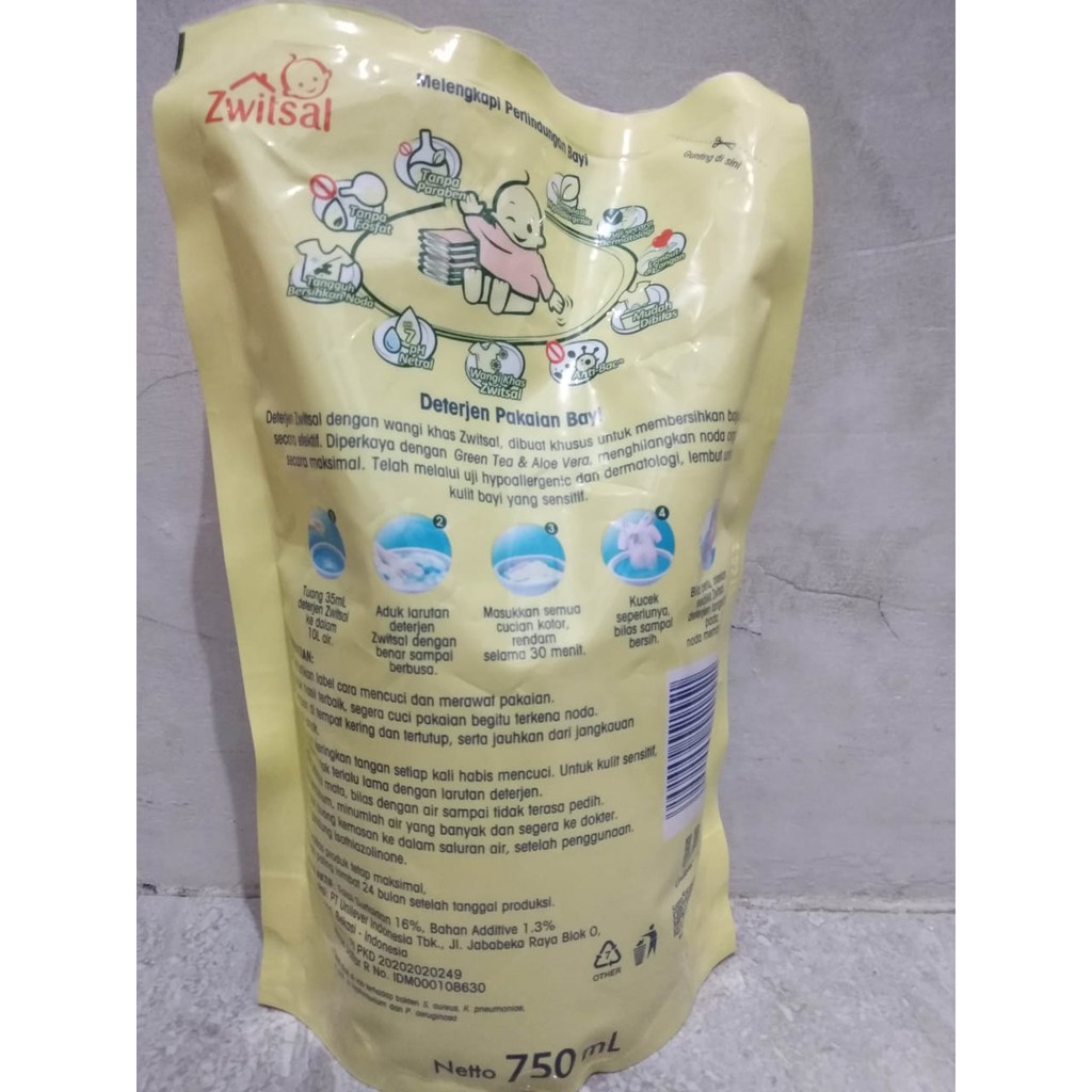 Zwitsal Baby Fabric Detergent 425ml, 750ml