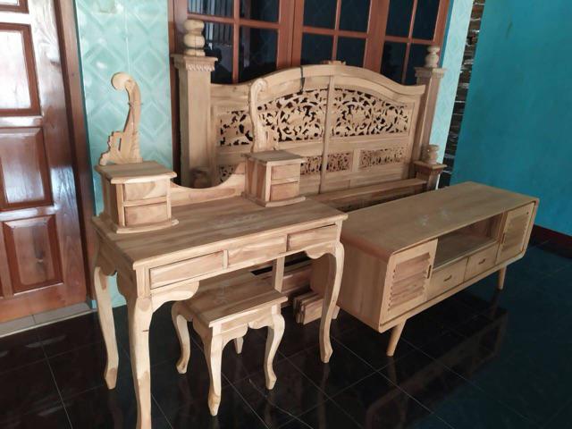 Tempat Tidur Ukir Kayu Jati Model Rahwana Jepara Unfinishing
