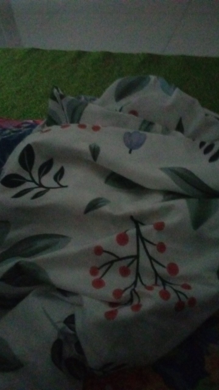 Moon Kain Sprei Meteran Katun Lokal Catra Magenta Melisa Mellisa Daun Minimalis & Bunga Carmelita