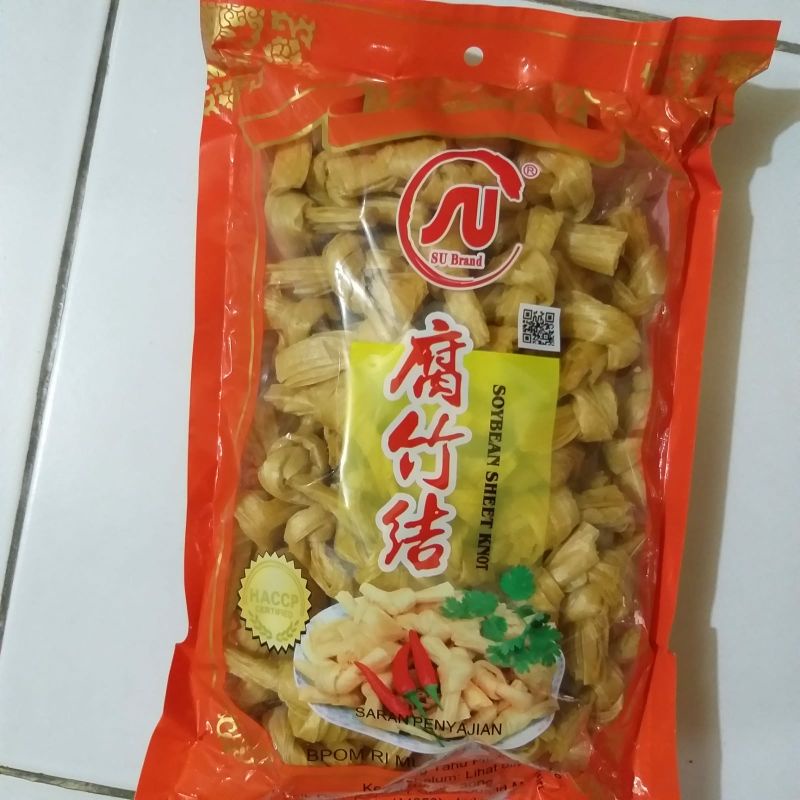 

Kembang Tahu Pita SU Brand / Soy Bean Sheet Knot 300 Gram