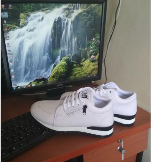 Tidak Diragukan - R9 Sepatu Wanita Boot MG Sleting Putih