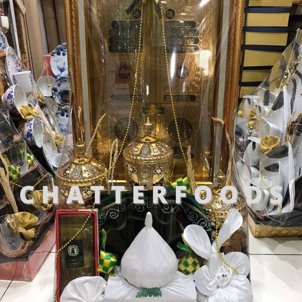 

Parcel Lebaran Bingkai Kaligrafi + Sarung + Toples Kristal