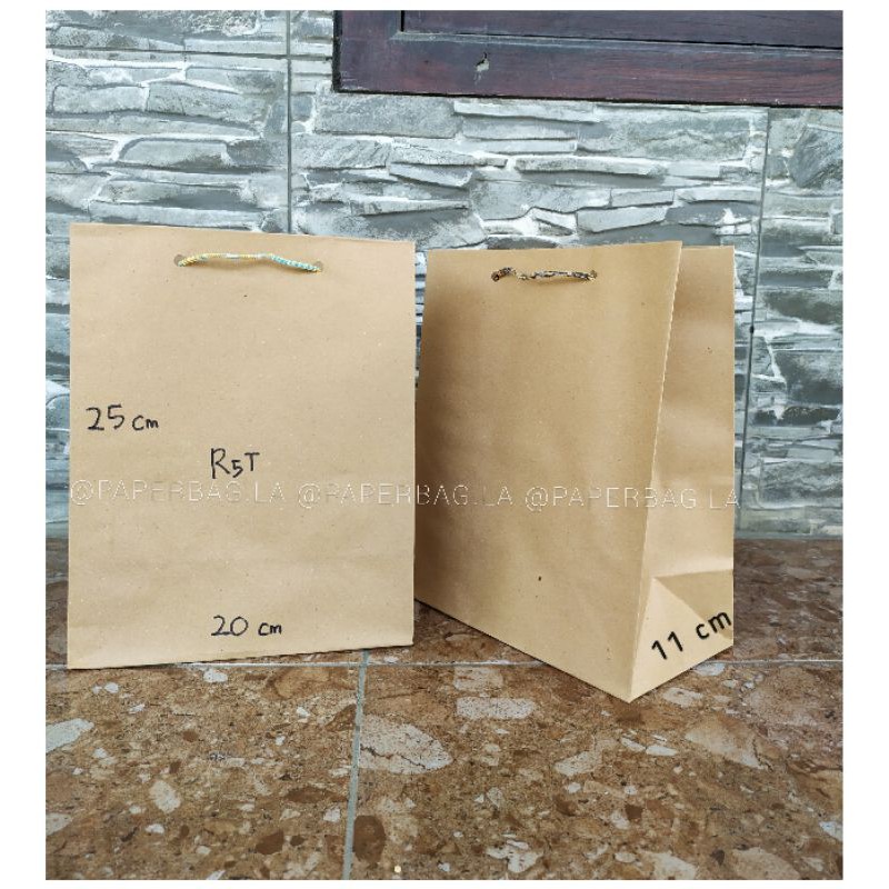 

Paperbag Polos Ukuran 20 x 11 x 25