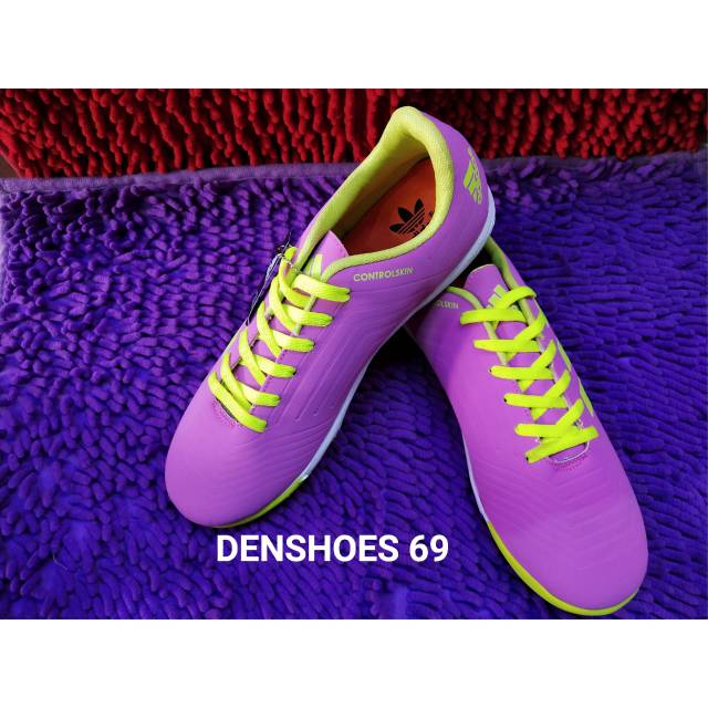 Sepatu futsal adidas predator