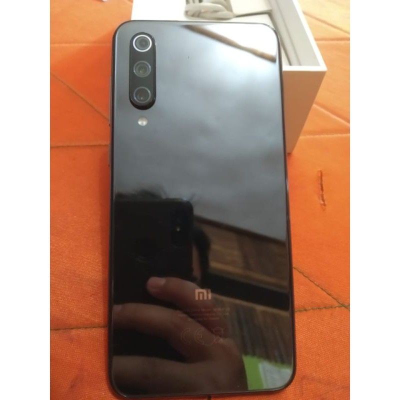 Xiaomi Mi 9 SE 6/128 Second Mi 9SE Bekas Preloved