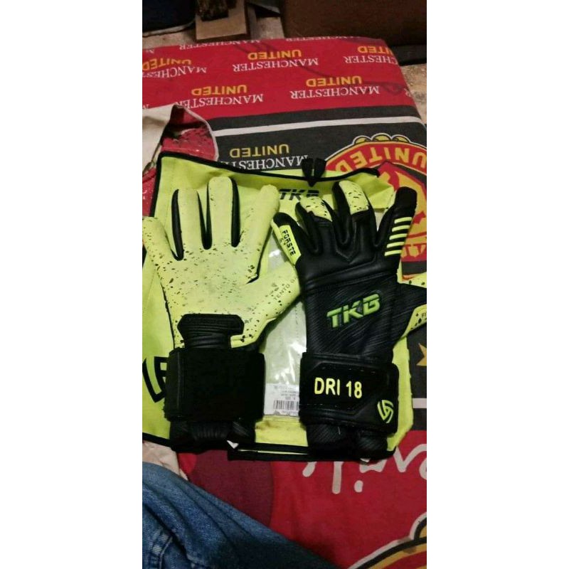 sarung tangan TKB FORSTE POISON GREEN second