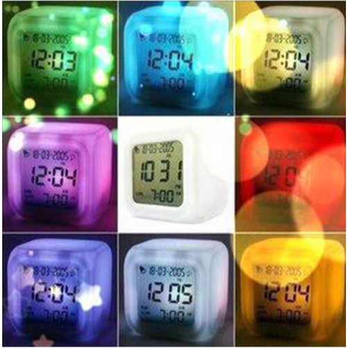 Jam Weker Unik Digital Alarm Desktop Clock Kubus 7 Warna Moody Praktis