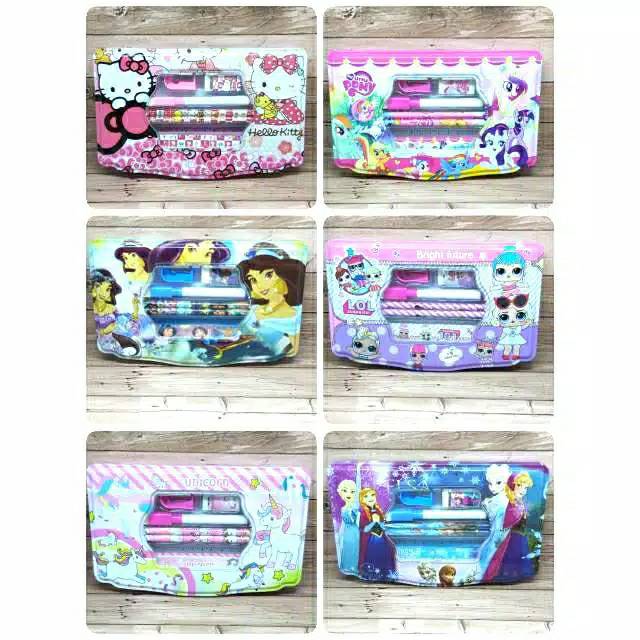 

KOTAK PENSIL KALENG SET BESAR 7IN1 BELAKANG ADA WHITEBOARD