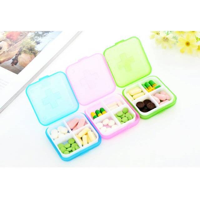 Kotak Obat Mini 4 Sekat Travelling Serbaguna / Kotak Obat 4 Sekat