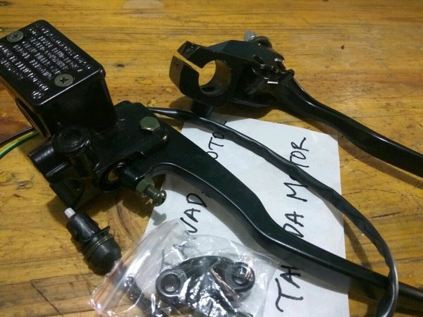 TABUNG MINYAK REM -UPPER PUMP- MASTER REM ATAS KOMPLIT PLUS RUMAH HANDLE KOPLING RX KING NEW-SCORPIO