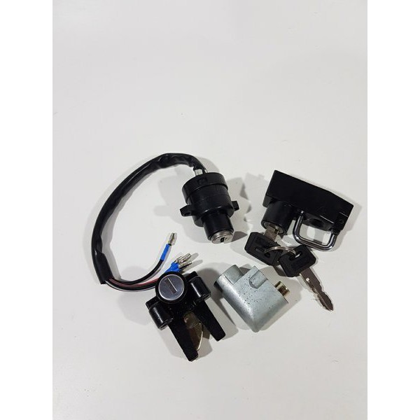 Kunci Kontak Set Stang Stir Setir Helm Jok Jog Yamaha V80 V 80 1 Mata Anak Kunci untuk 4 Kunci Murah