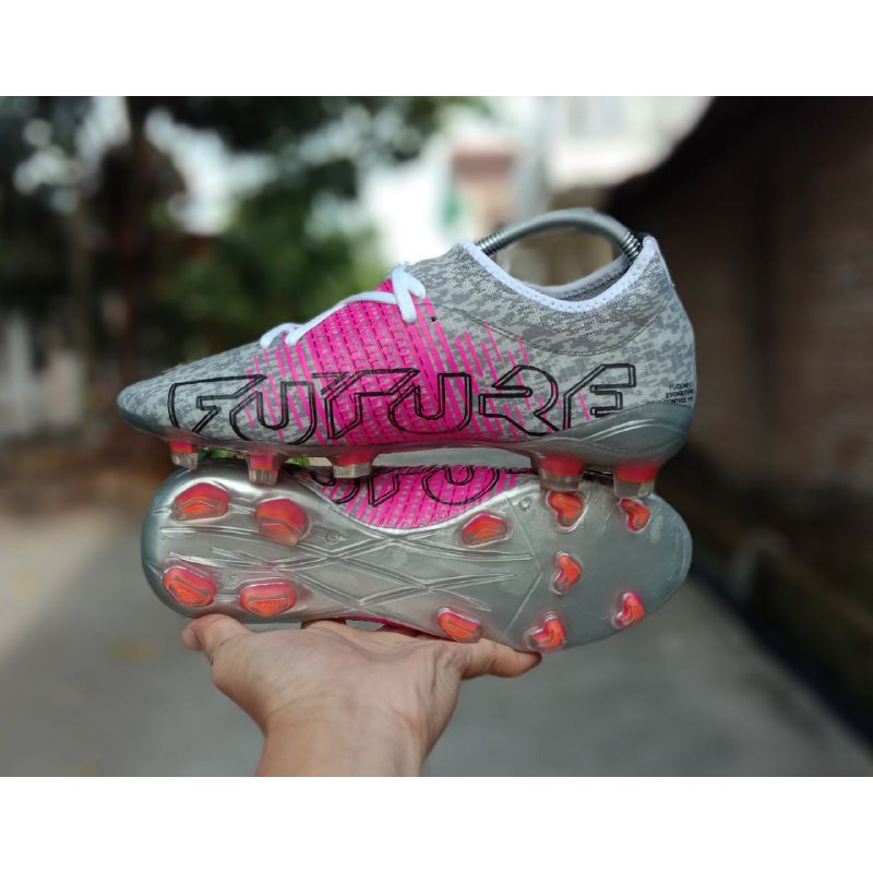 SEPATU BOLA SEMIBOOT PUMA FUTURE ABU RAJUT PINK SEPATU OLAH RAGA PRIA SEPATU GRADE ORI SEPATU IMPOR 