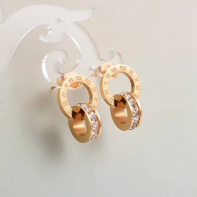 Anting Titanium Anti Karat Wanita Korean Style Bulan Cincin Angka romawi Mata Putih