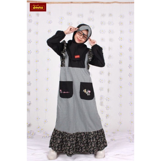 Dannis anak perempuan terbaru