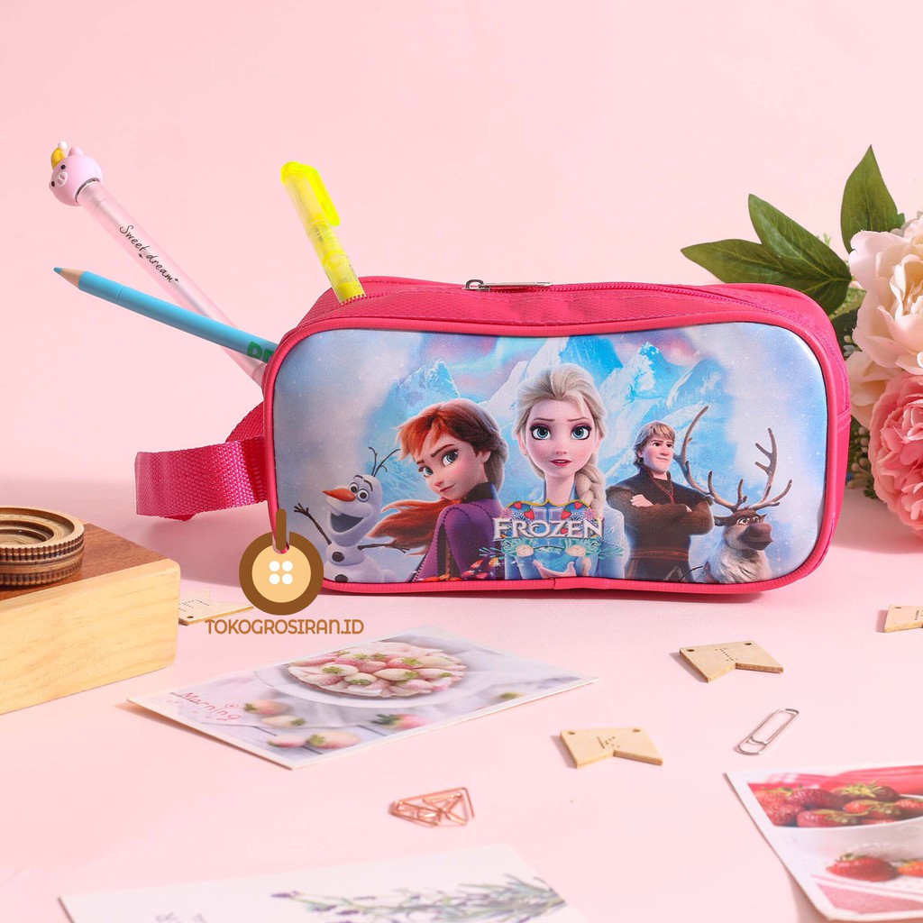 

TOKOGROSIRAN.ID - KOTAK PENSIL ANAK CEWEK FROZEN PENCIL CASE PREMIUM MURAH